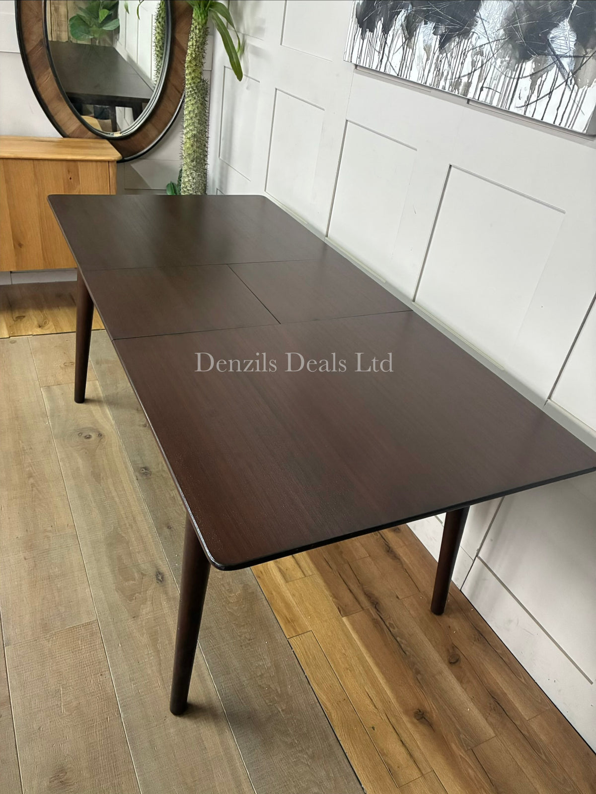 Fishe & Lilly Norway Walnut 4-6 Seater Dining Table RRP £899.99