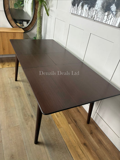 Fishe & Lilly Norway Walnut 4-6 Seater Dining Table RRP £899.99