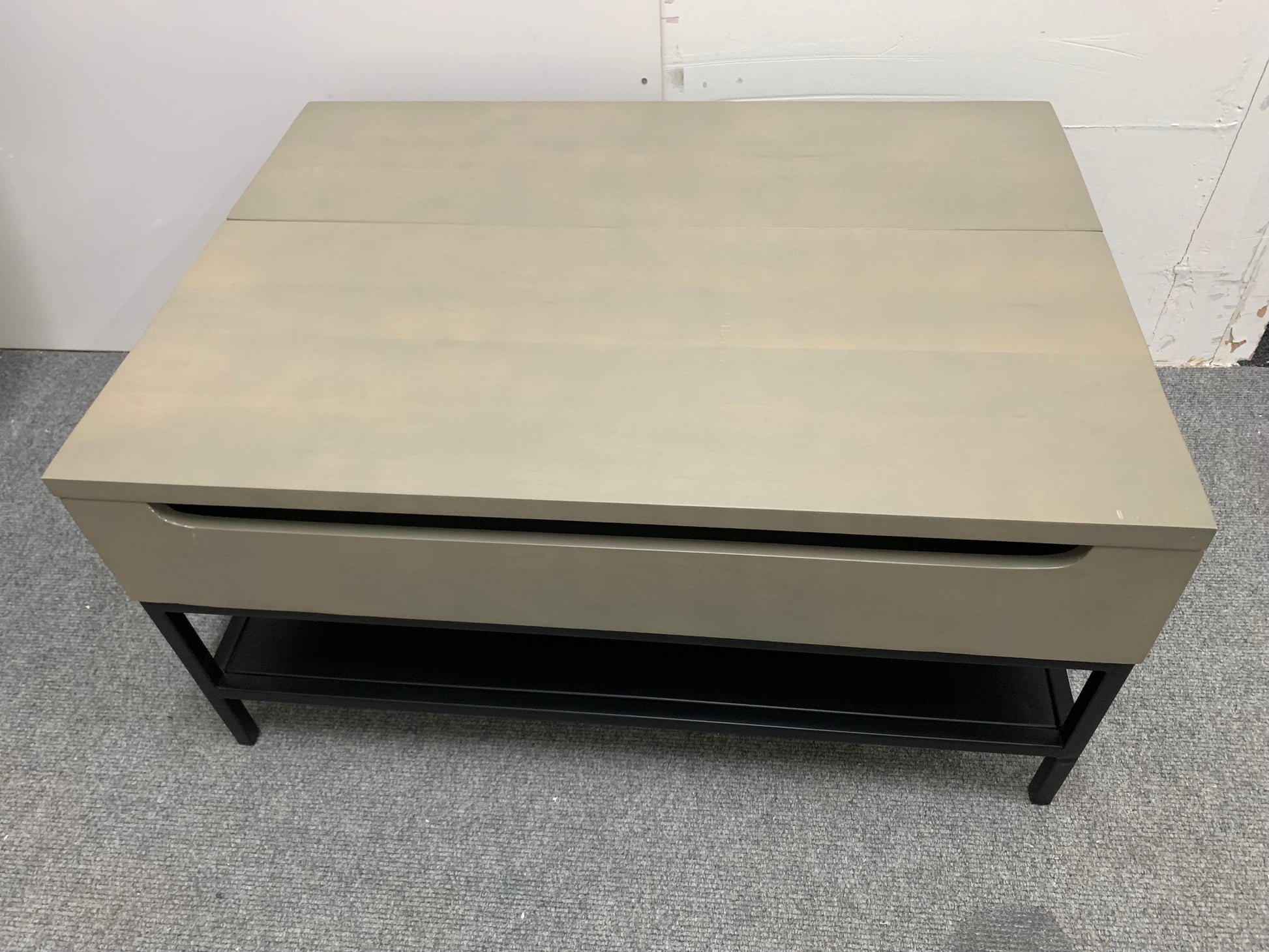 Close-up of the grey washed mango wood grain on the Lomond coffee table with an industrial finish