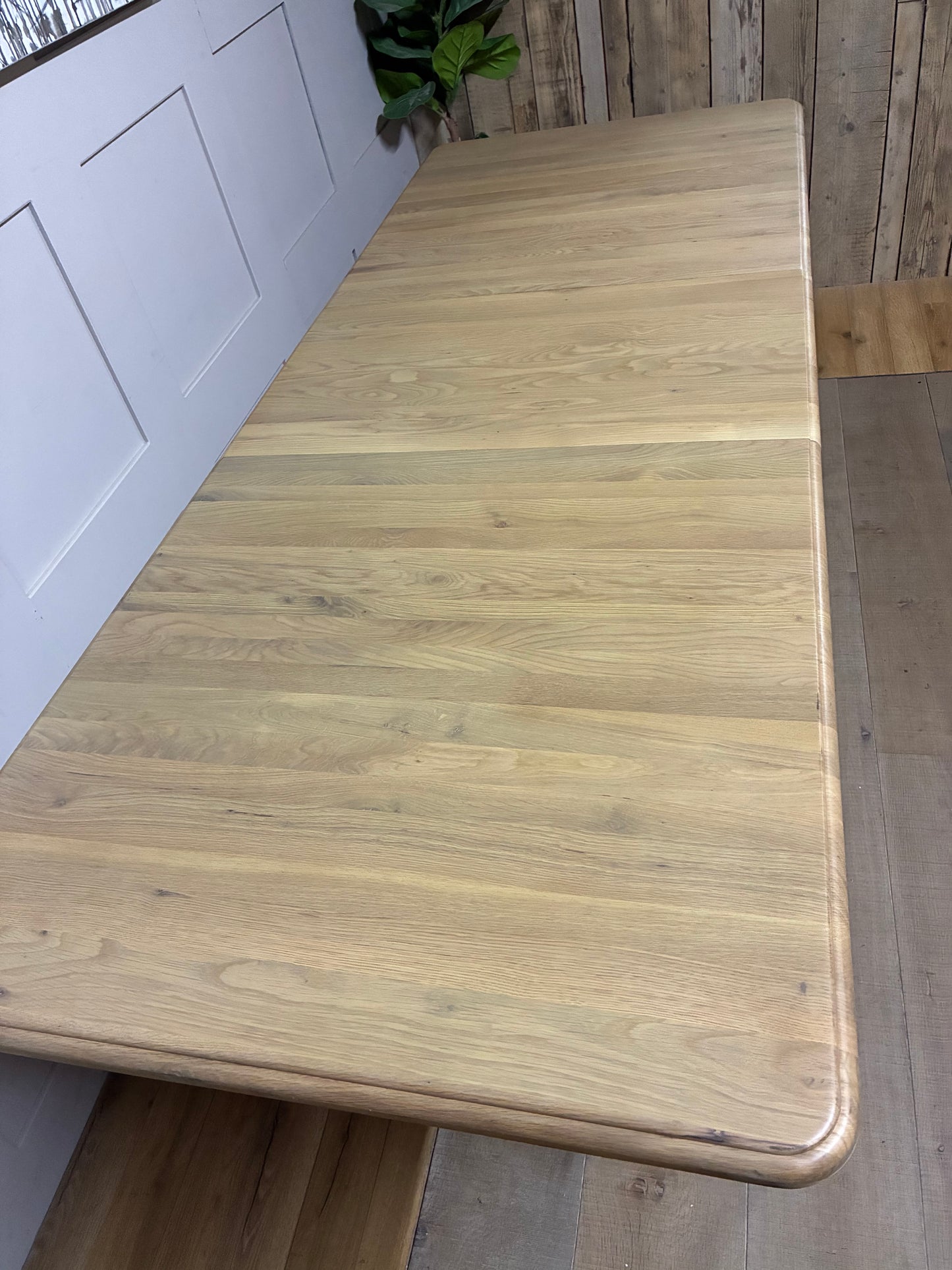 NEWTON Light Natural Solid Oak 6-8 Seater Extendable Dining Table