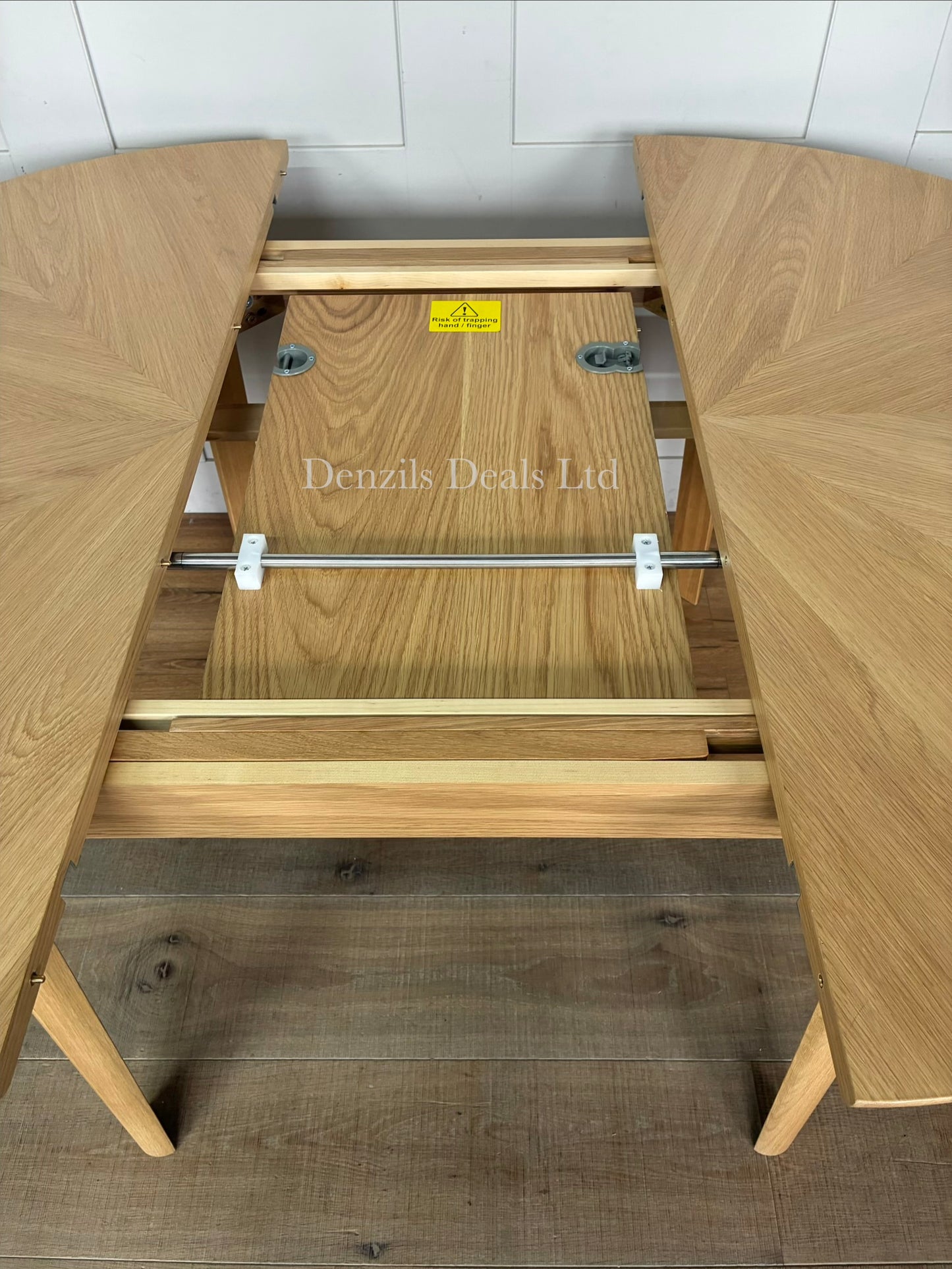 John Lewis Notch Round 4-6 Seater Extending Dining Table, Oak Rrp £799 R5