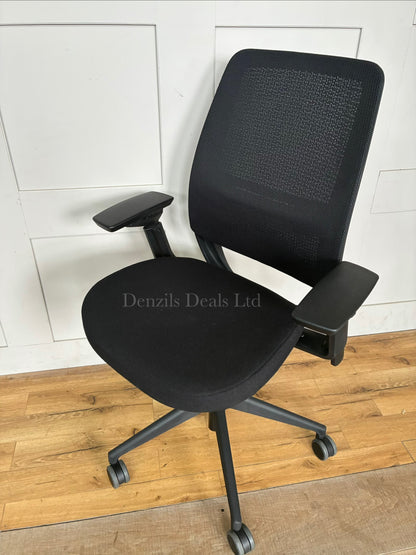 Steelcase Series 2 Office Chair With LiveBack Lumbar Support And 4D Armests R8