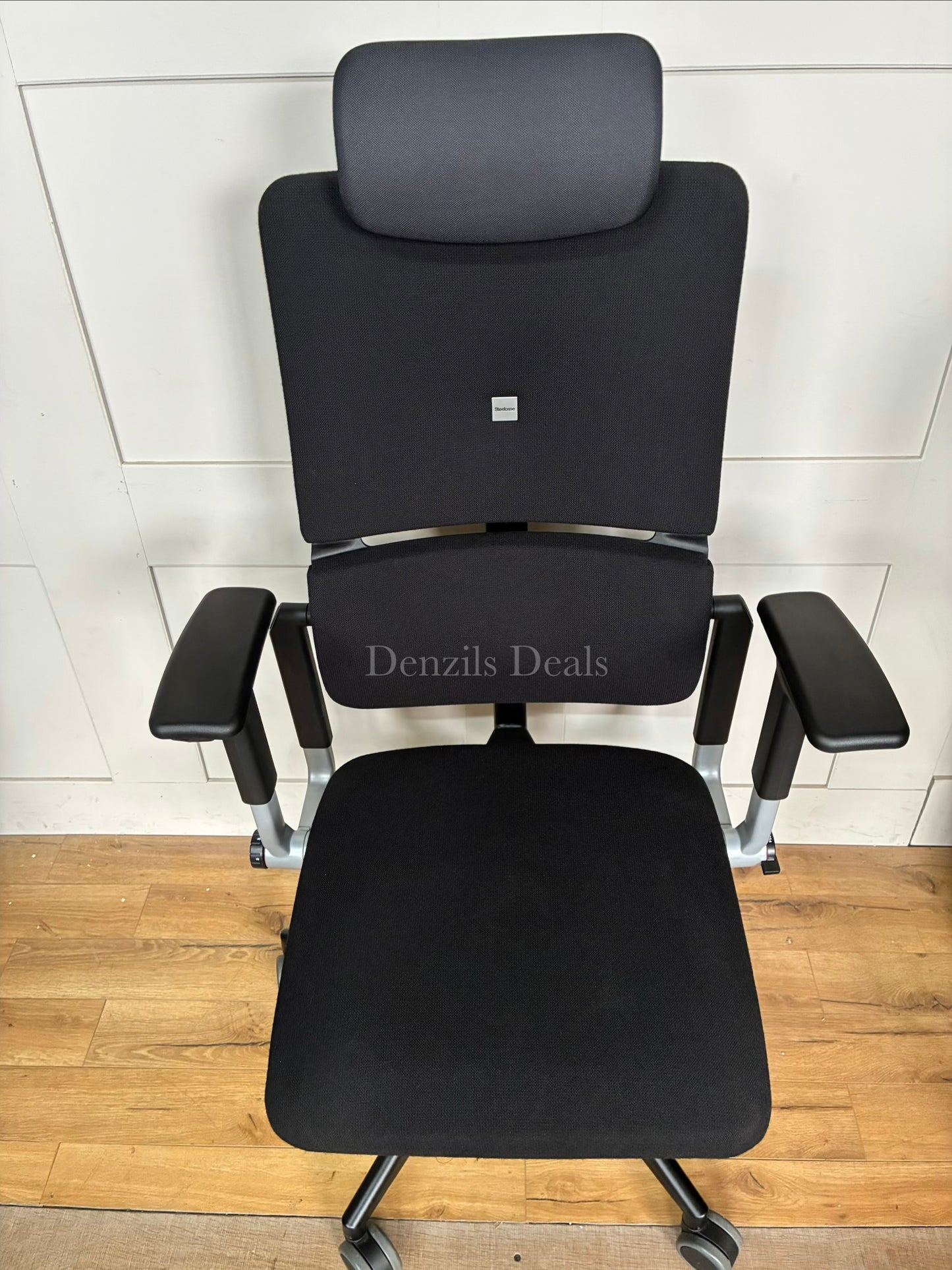 Steelcase Please – Ergonomic office chair With Head Rest
