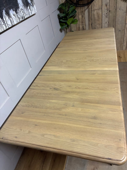 NEWTON Light Natural Solid Oak 6-8 Seater Extendable Dining Table