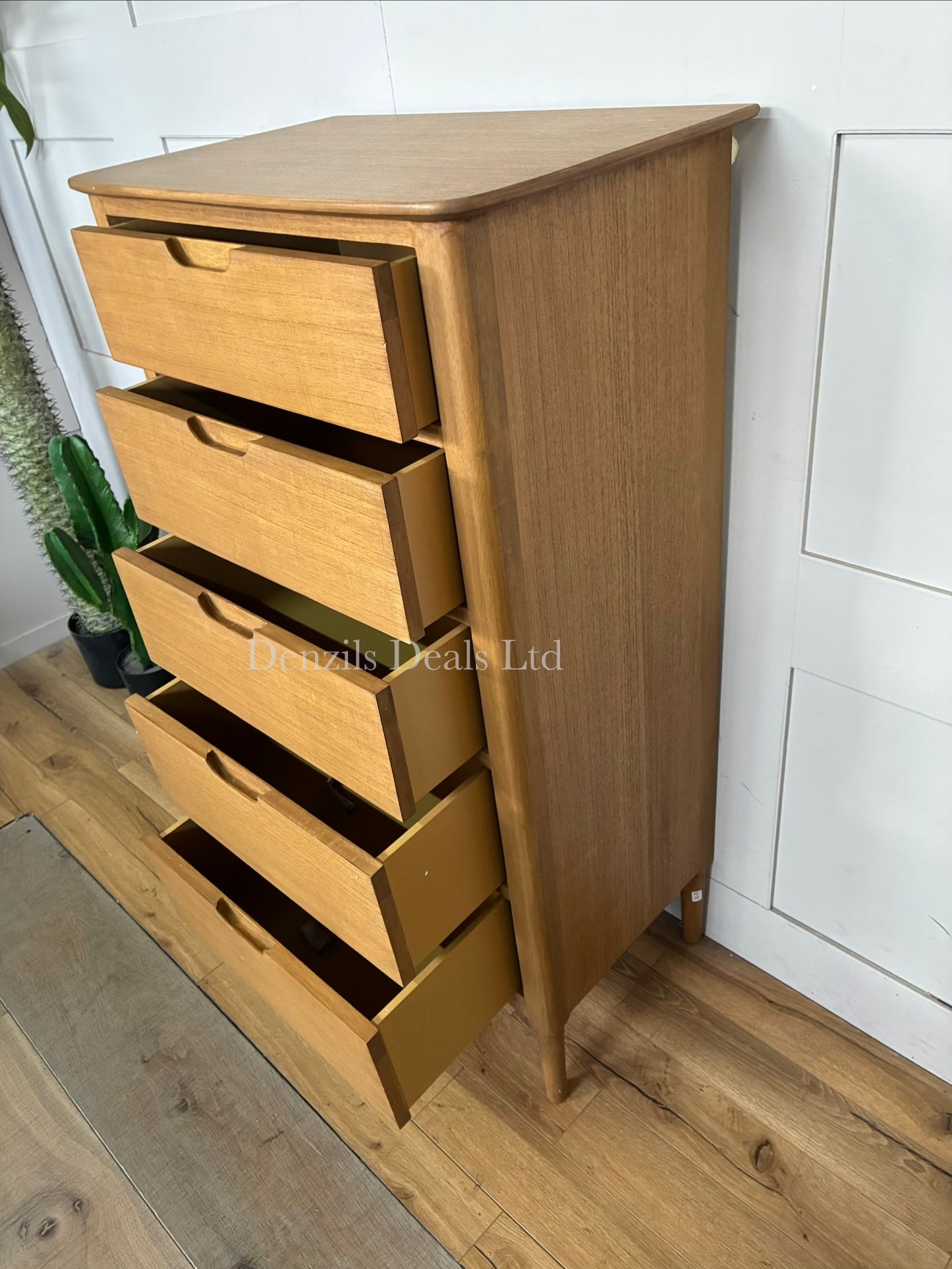 Fishie & Lilly Norway solid oak 5 drawer chest of drawers, bedroom storage furniture.
