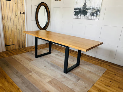 Oak Furnitureland Maine Solid Oak 8-10 Seat Extending Dining Table R26