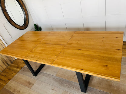Oak Furnitureland Maine Solid Oak 8-10 Seat Extending Dining Table R26