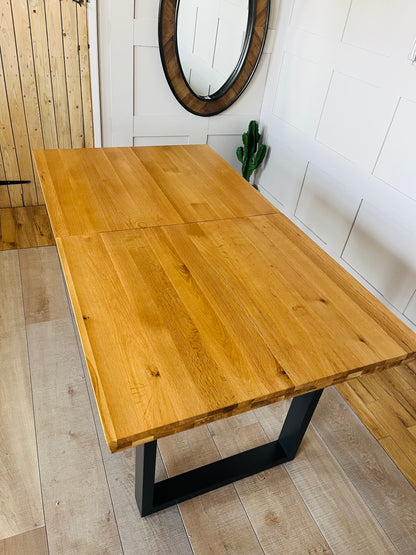 Oak Furnitureland Maine Solid Oak 8-10 Seat Extending Dining Table R26