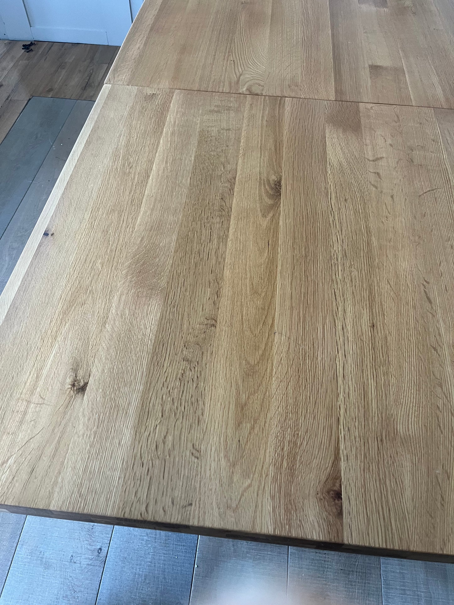 Oak Furnitureland Maine Solid Oak 8-10 Seat Extending Dining Table R26