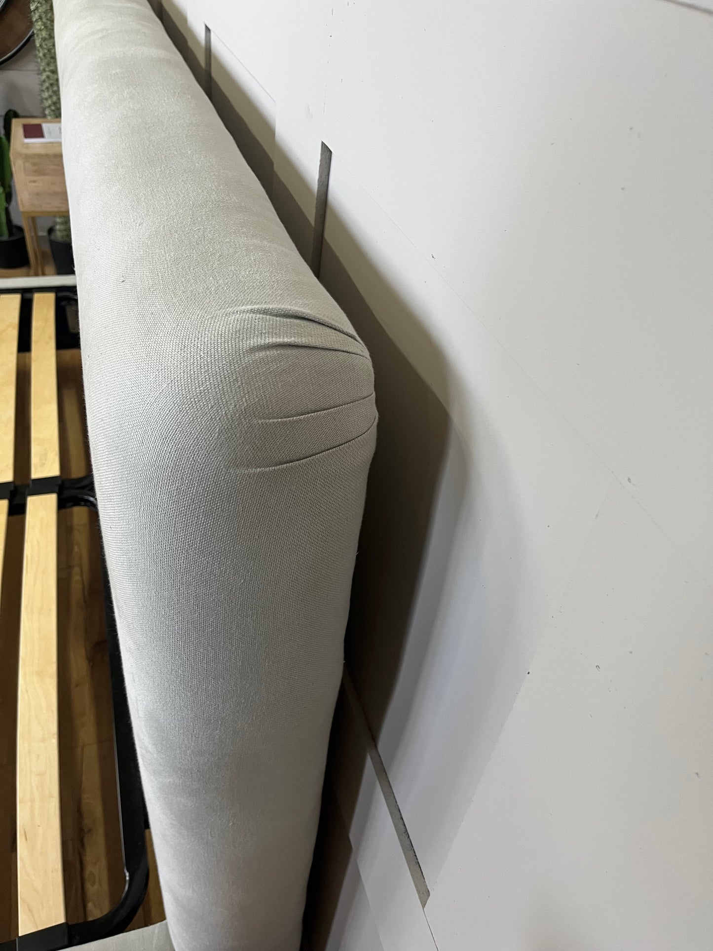 Loaf Ruffle Super king Size Bed R48