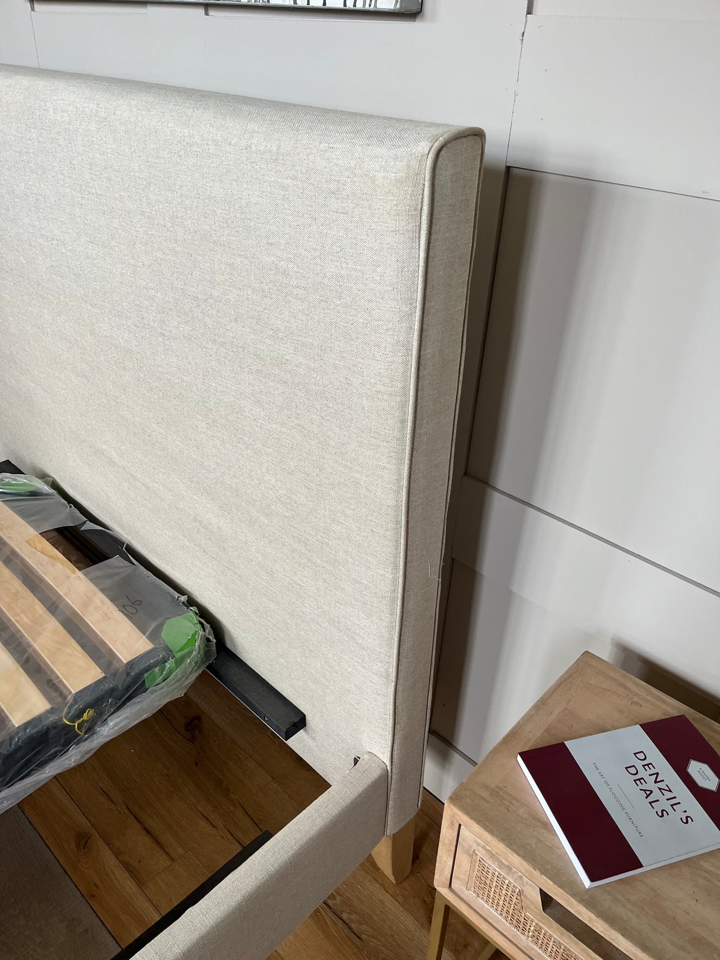 Loaf Piper  kingsize Bedstead in Thatch House Fabric