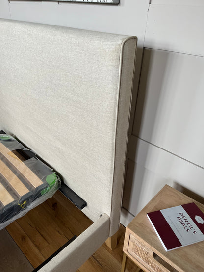 Loaf Piper  kingsize Bedstead in Thatch House Fabric