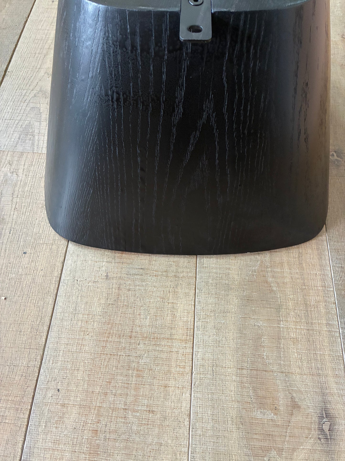 Close up of Nick Scali Allegria round edge coffee table base