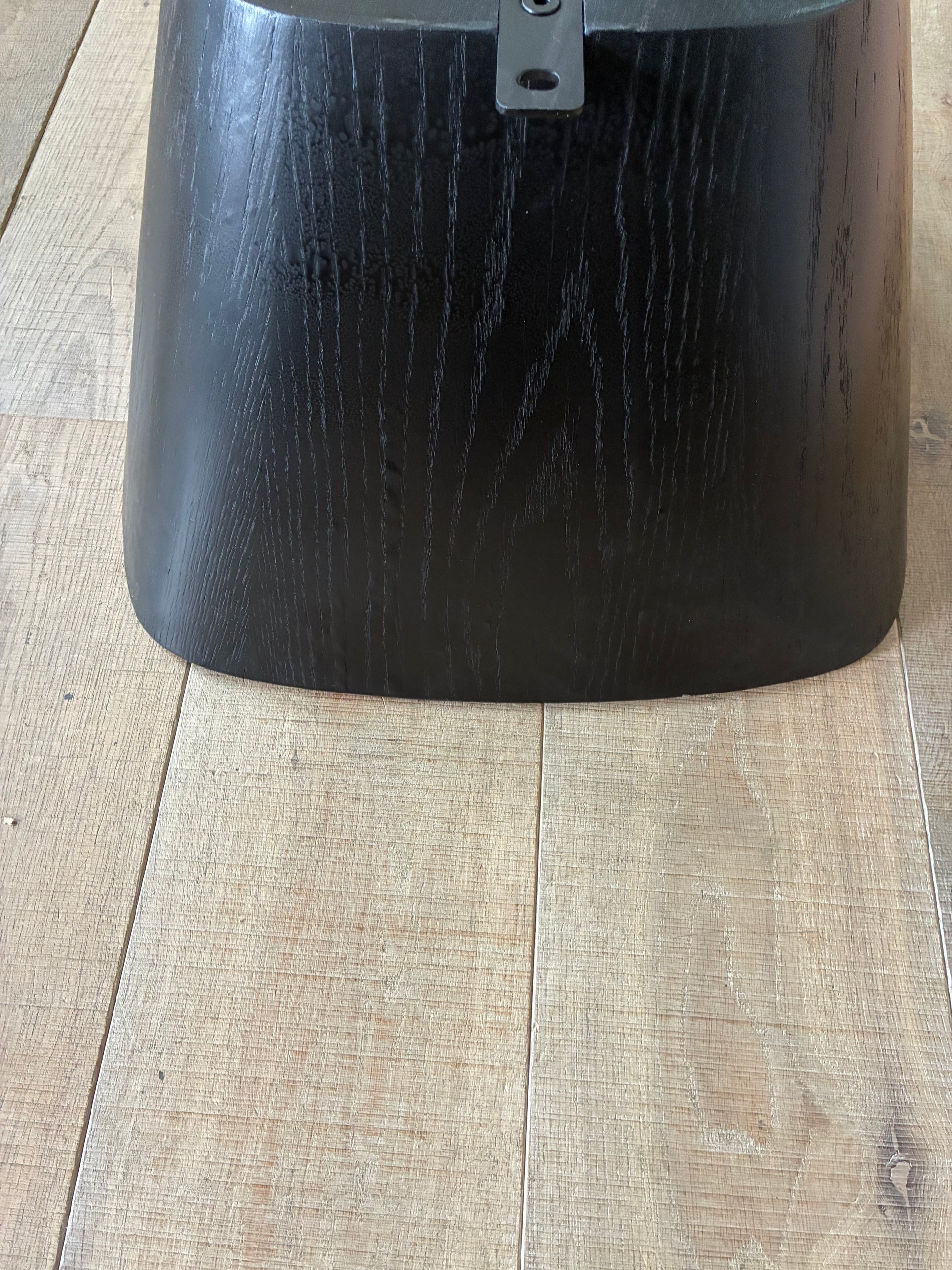 Close up of Nick Scali Allegria round edge coffee table base