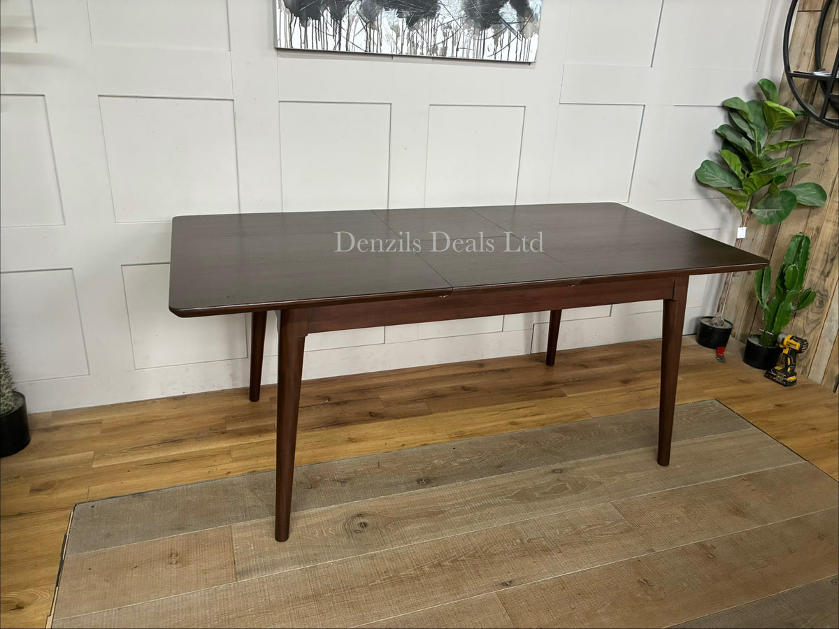 Fishe & Lilly Norway dark walnut extending dining table featuring a 1960s Scandinavian-inspired wood design, configured as a 4 to 6 seater