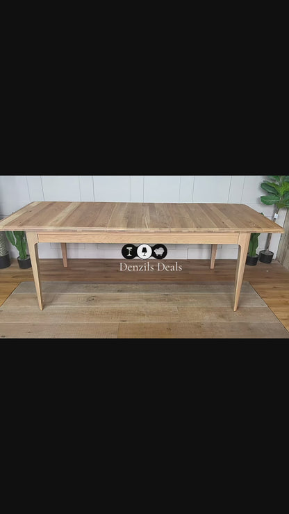 NEWTON Light Natural Solid Oak 6-8 Seater Extendable Dining Table Rrp £869